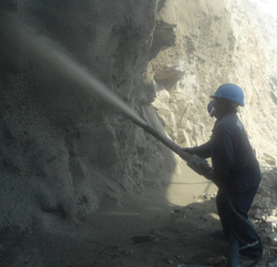 Shotcrete con Fibra Metalica en Talud
